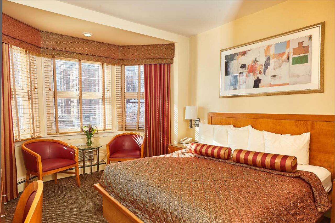 Deluxe King Room at Alexander Inn