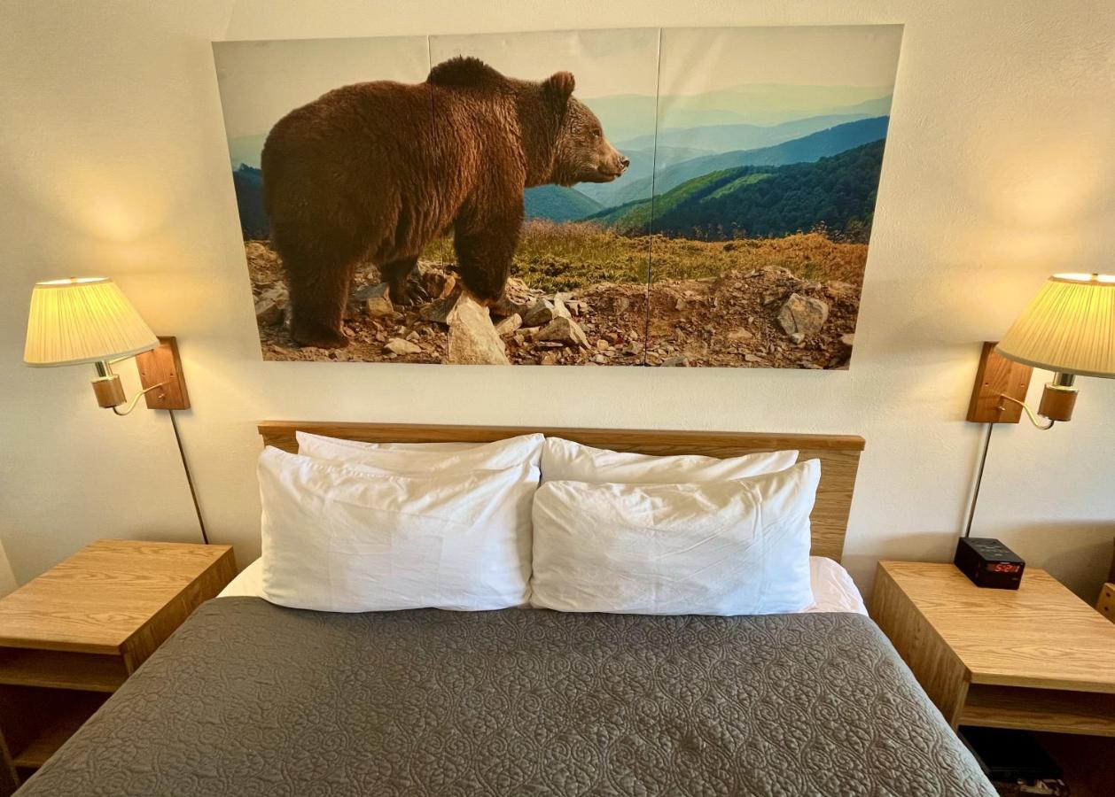 | Red Bear Inn
