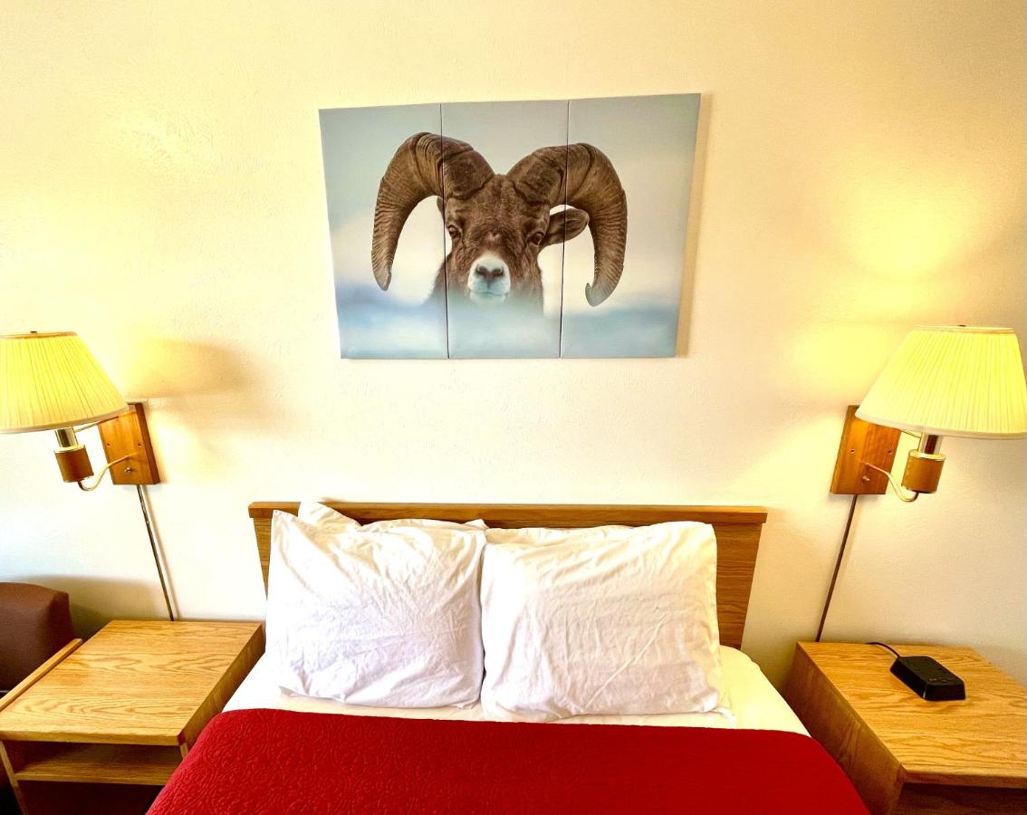 | Red Bear Inn