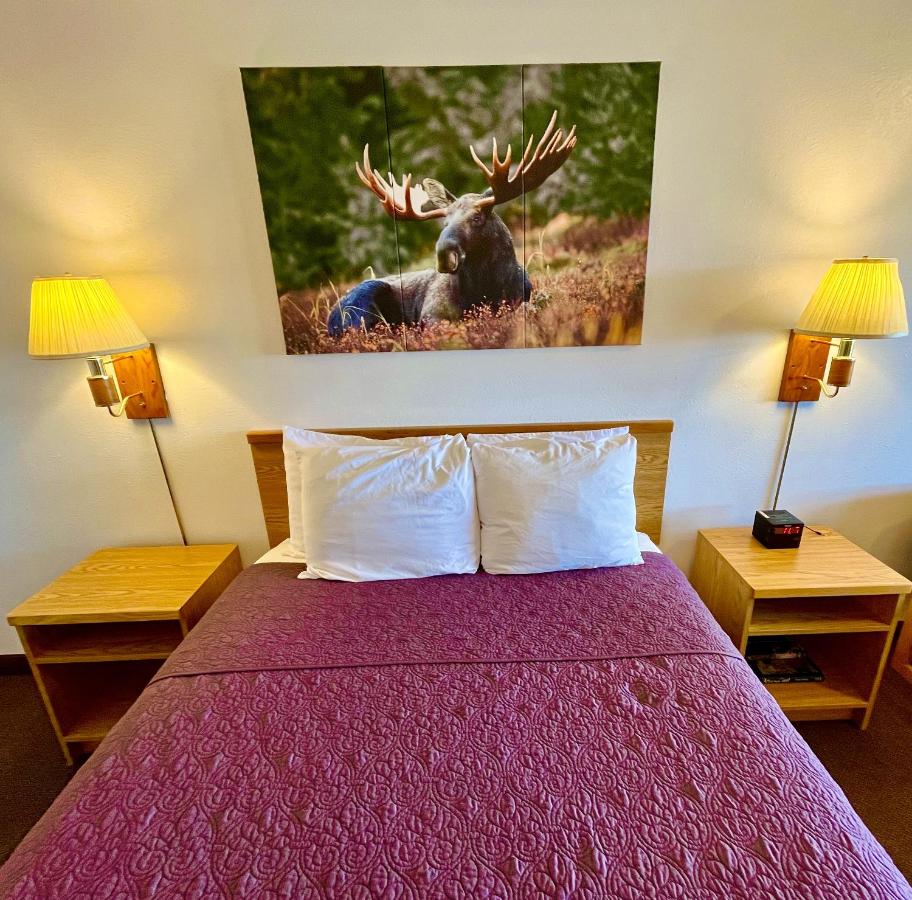 | Red Bear Inn