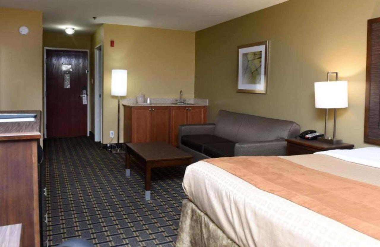 King Suite at Best Western Zachary Inn