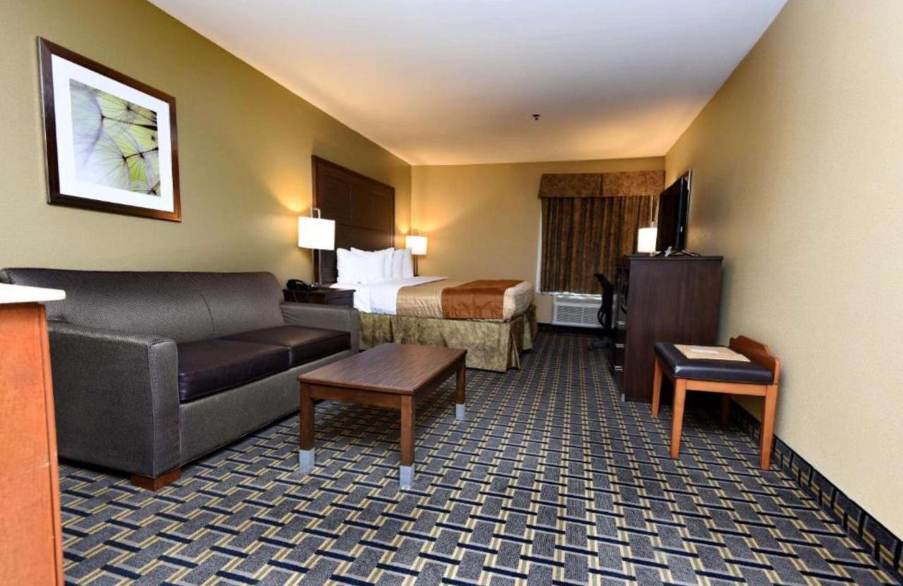 King Suite at Best Western Zachary Inn