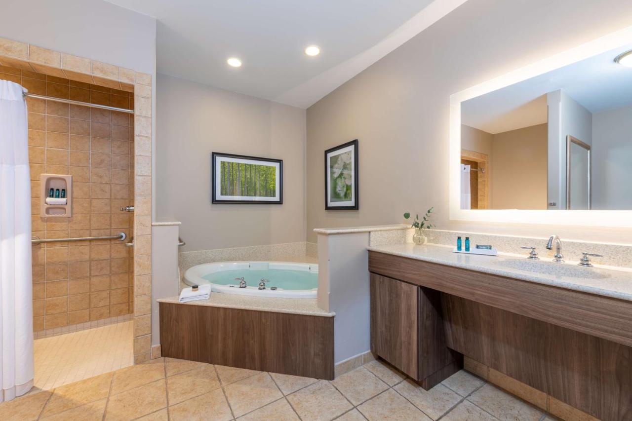 | Best Western Plus Waterbury - Stowe