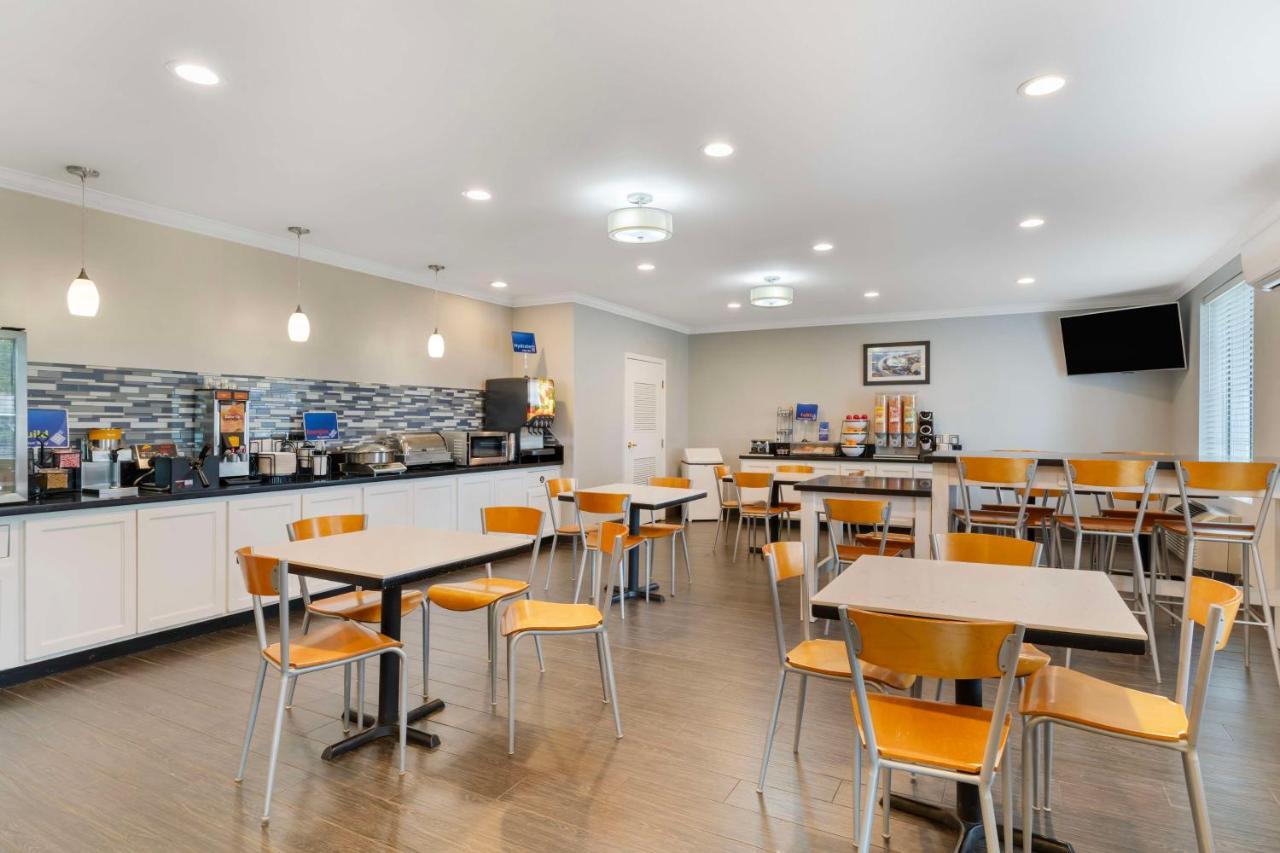 | Best Western Visalia Hotel