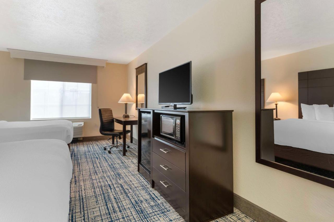Queen Room with Two Queen Beds at Best Western Visalia Hotel