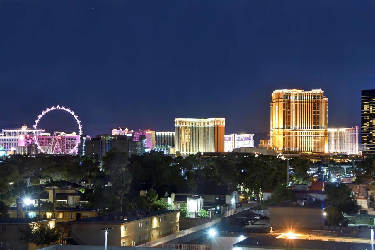 King Studio Suite - Hearing Accessible/Non-Smoking at Hampton Inn & Suites Las Vegas Convention Center - No Resort Fee