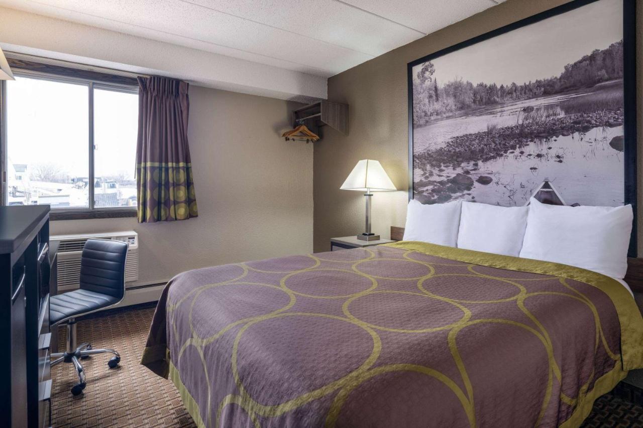 Queen Room with Roll in Shower - Non-Smoking at Super 8 by Wyndham Owatonna