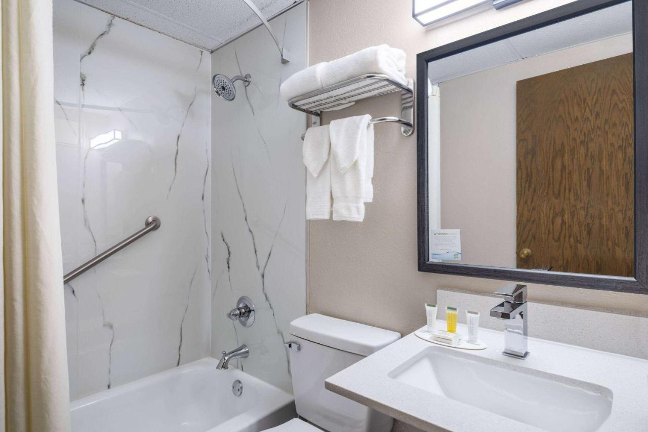 Queen Room - Non-Smoking at Super 8 by Wyndham Owatonna