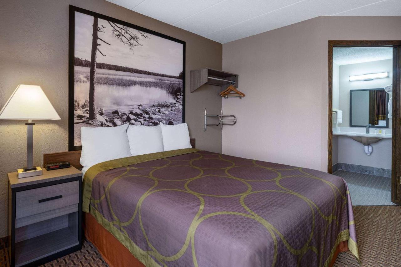 Queen Room with Roll in Shower - Non-Smoking at Super 8 by Wyndham Owatonna