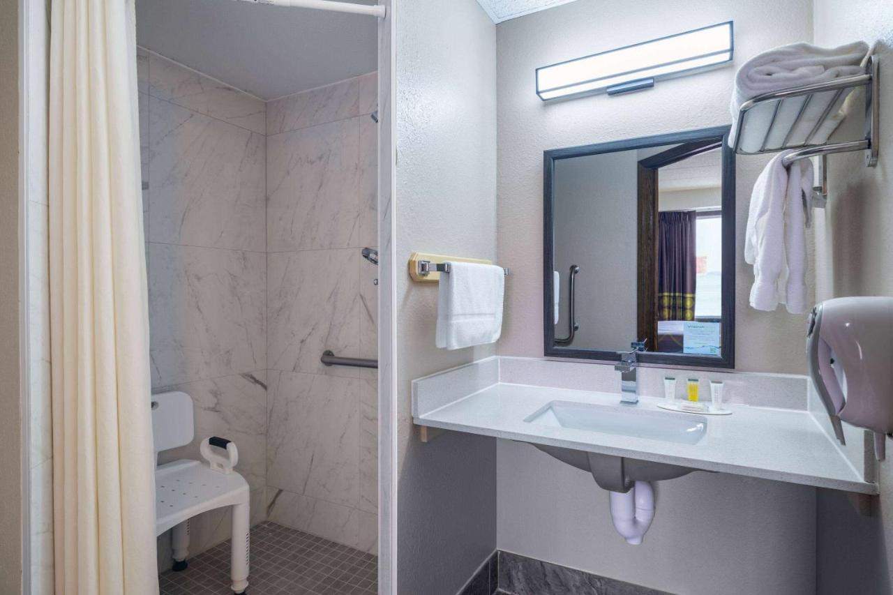 Queen Room with Roll in Shower - Non-Smoking at Super 8 by Wyndham Owatonna