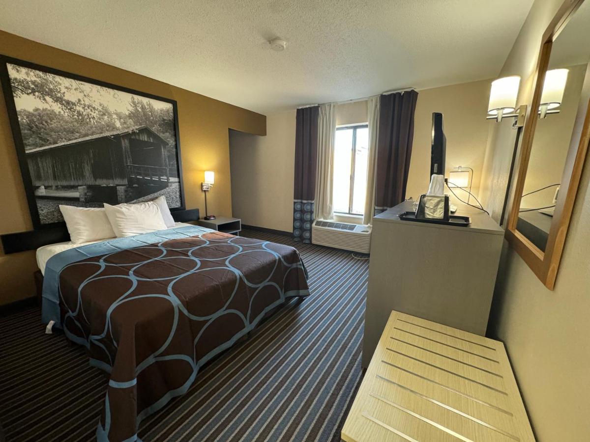 | Super 8 by Wyndham Columbia Clark Lane