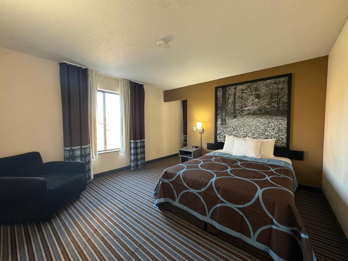| Super 8 by Wyndham Columbia Clark Lane