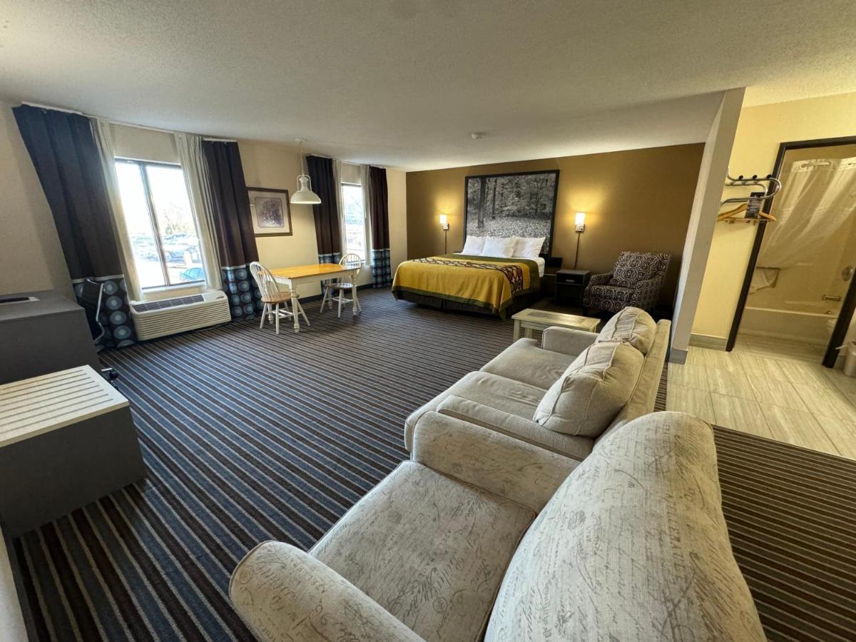 | Super 8 by Wyndham Columbia Clark Lane