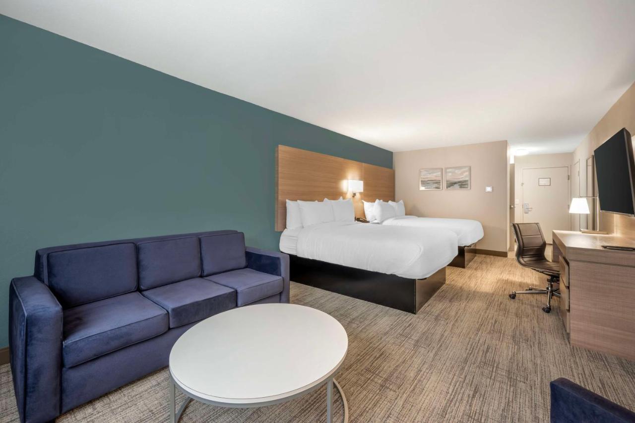 Queen Room with Two Queen Beds - Pet-friendly at Best Western River Cities