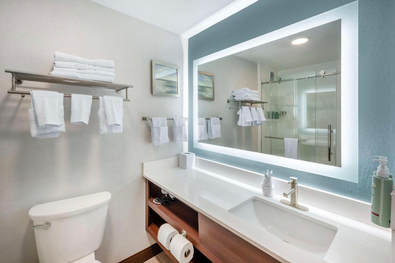 Queen Room with Two Queen Beds - Pet-friendly at Best Western River Cities