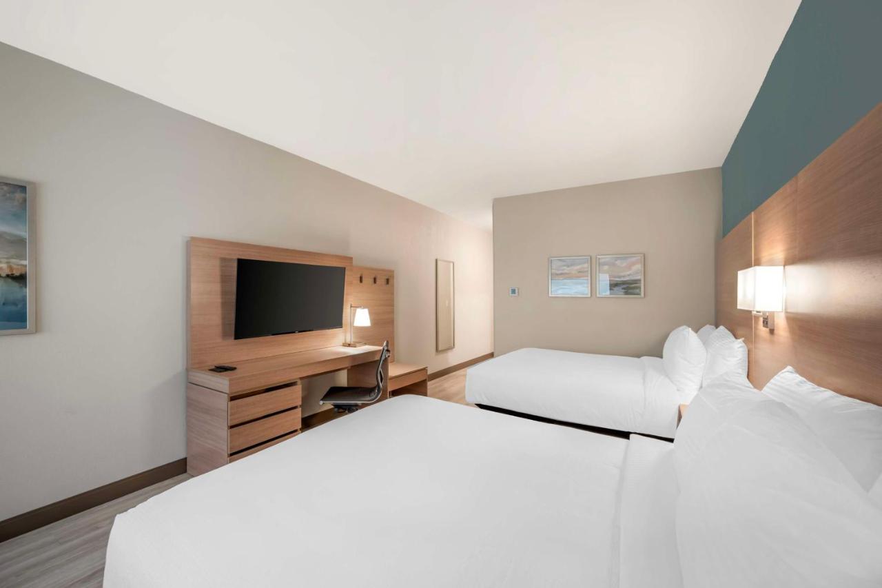 Queen Suite with Two Queen Beds - Non-Smoking at Best Western River Cities
