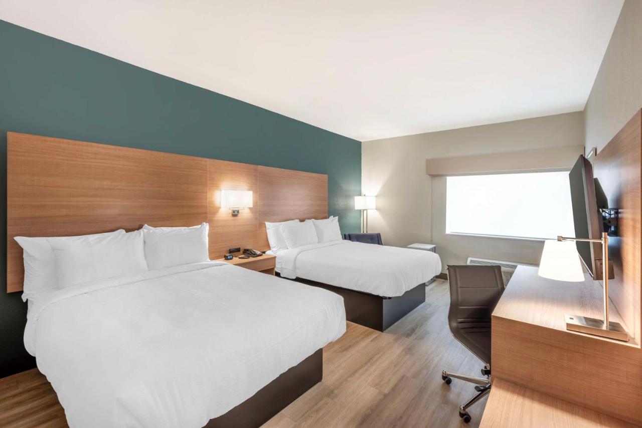 Queen Suite with Two Queen Beds - Non-Smoking at Best Western River Cities