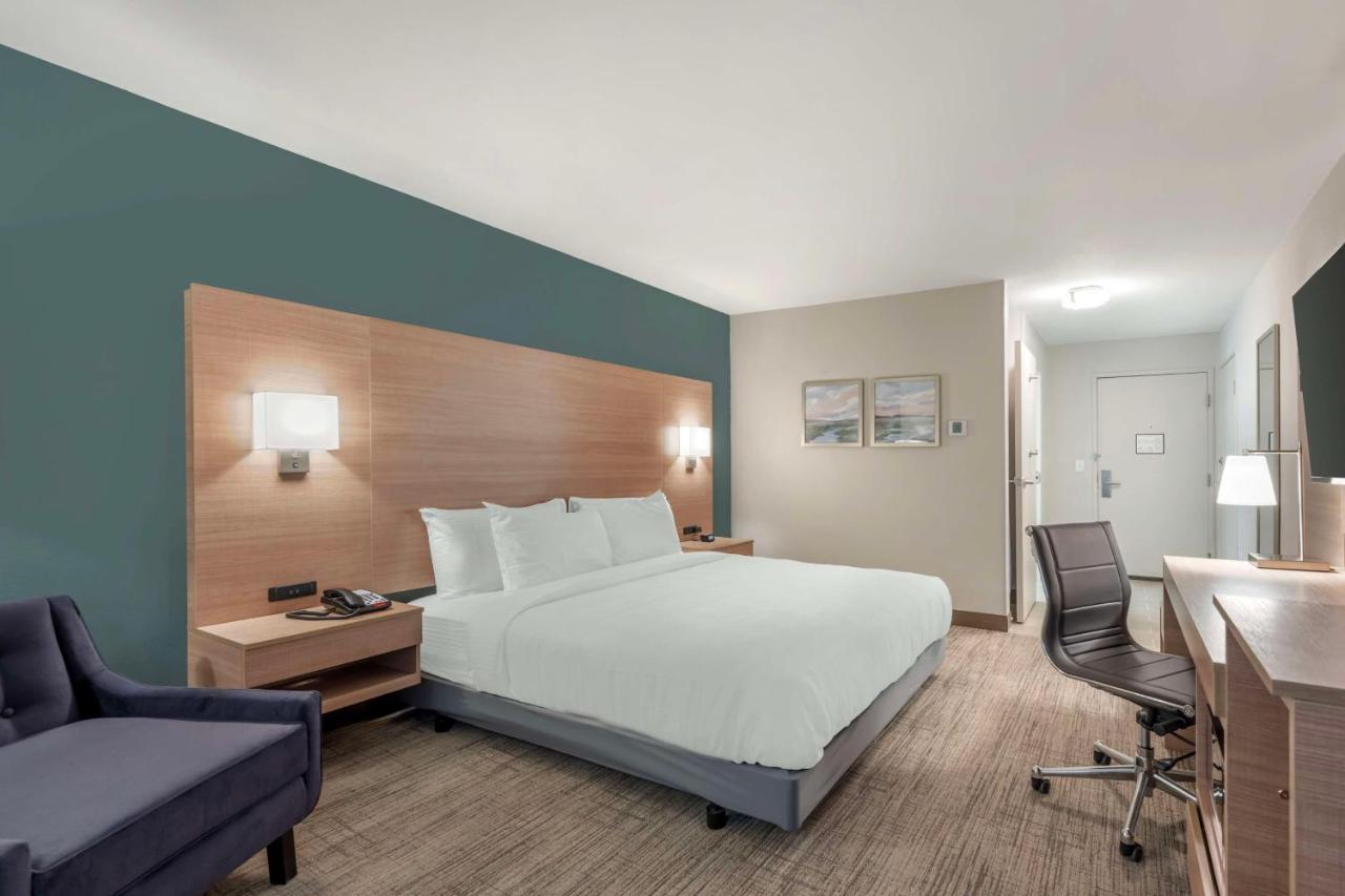 King Room with Roll-in Shower - Disability Access/Non-Smoking at Best Western River Cities