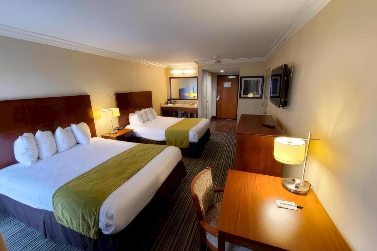 Standard Queen Room with Two Queen Beds at Huntington Beach Inn