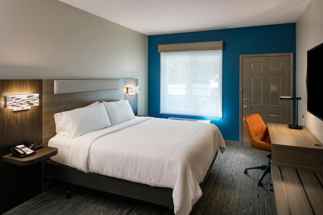 King Room - Non-Smoking at Holiday Inn Express Lewiston by IHG