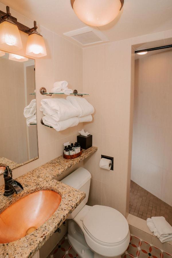 Deluxe Studio at Pantai Inn
