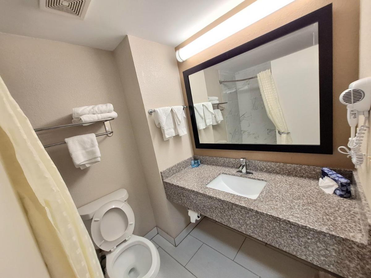 Queen Room with Two Queen Beds at Trident Inn & Suites, New Orleans