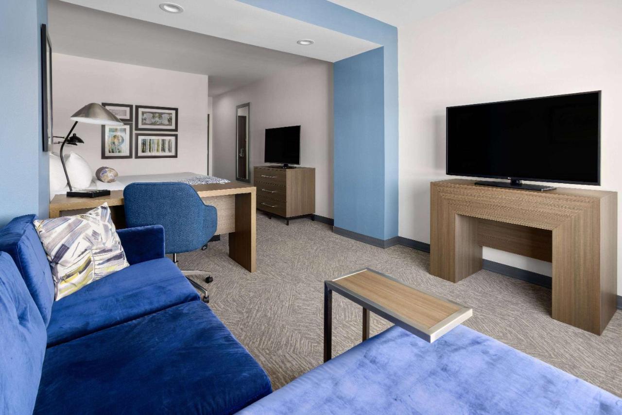 Deluxe King Studio Suite - Non-Smoking at La Quinta Inn & Suites by Wyndham Locust Grove