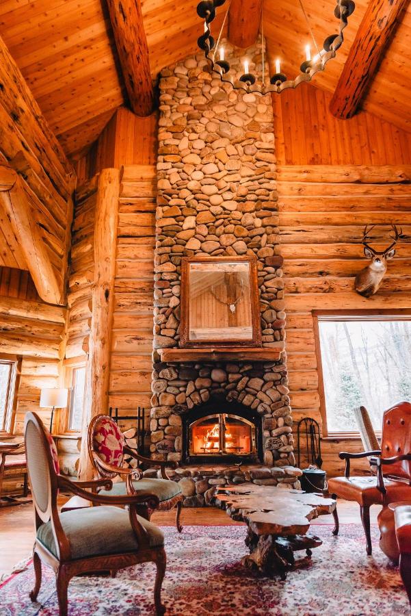 | Bentwood Inn
