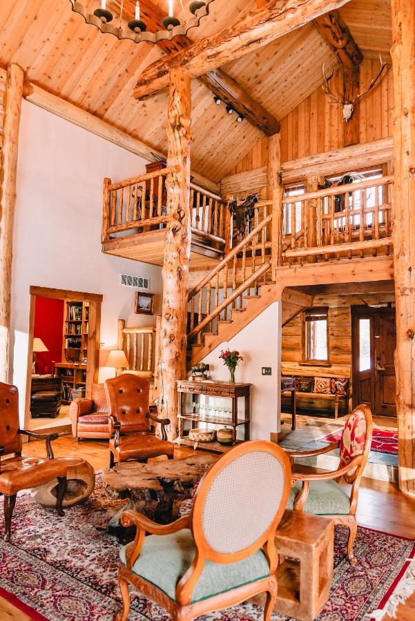 | Bentwood Inn