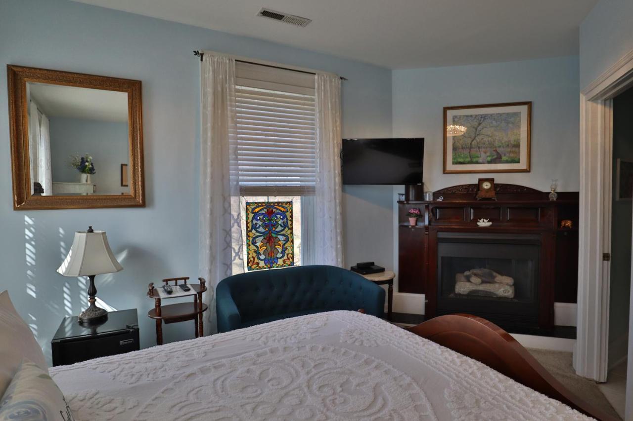 | Cloran Mansion Bed & Breakfast