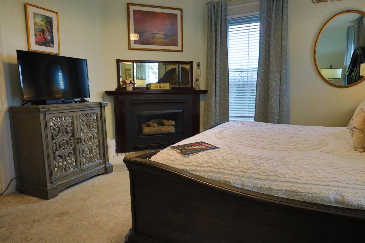 | Cloran Mansion Bed & Breakfast