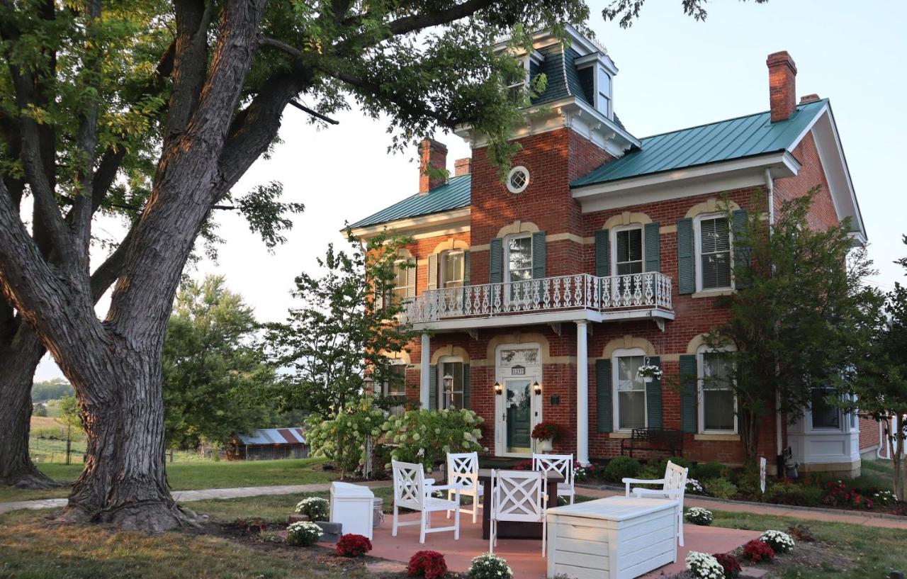 | Cloran Mansion Bed & Breakfast