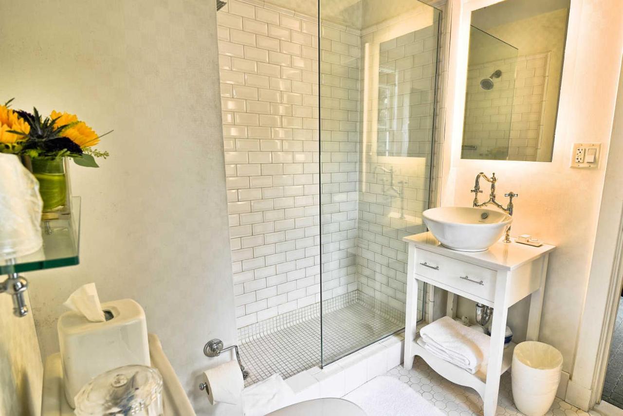 | Exeter Inn