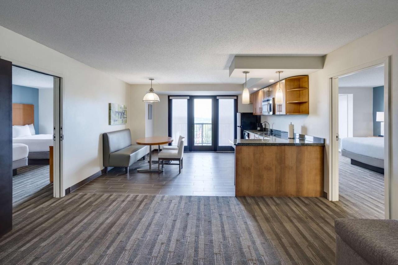 | Hyatt House Hartford North/Windsor