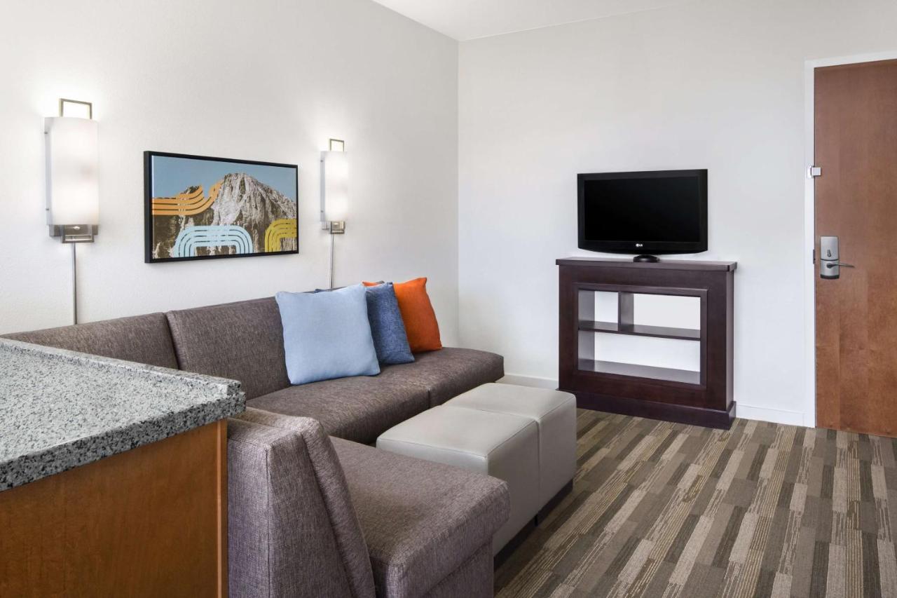 King Room - Disability Access with Bathtub at HYATT house Boulder/Broomfield