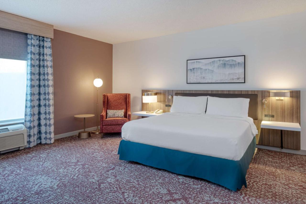 | Hilton Garden Inn Clarksburg