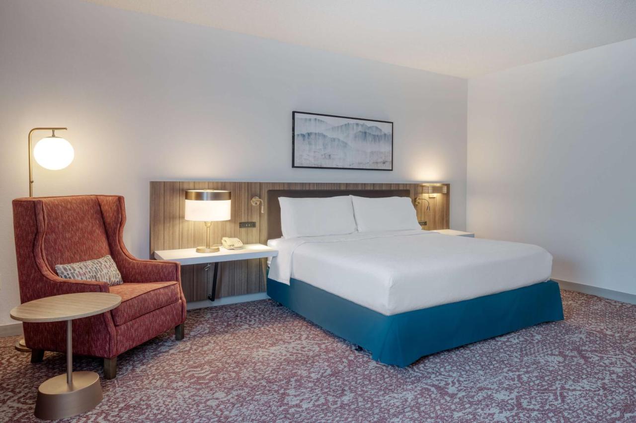 | Hilton Garden Inn Clarksburg