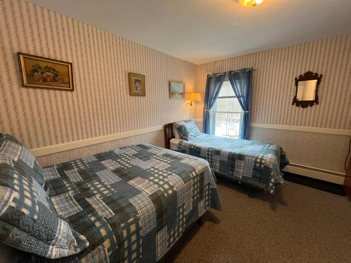 | Echo Lake Inn