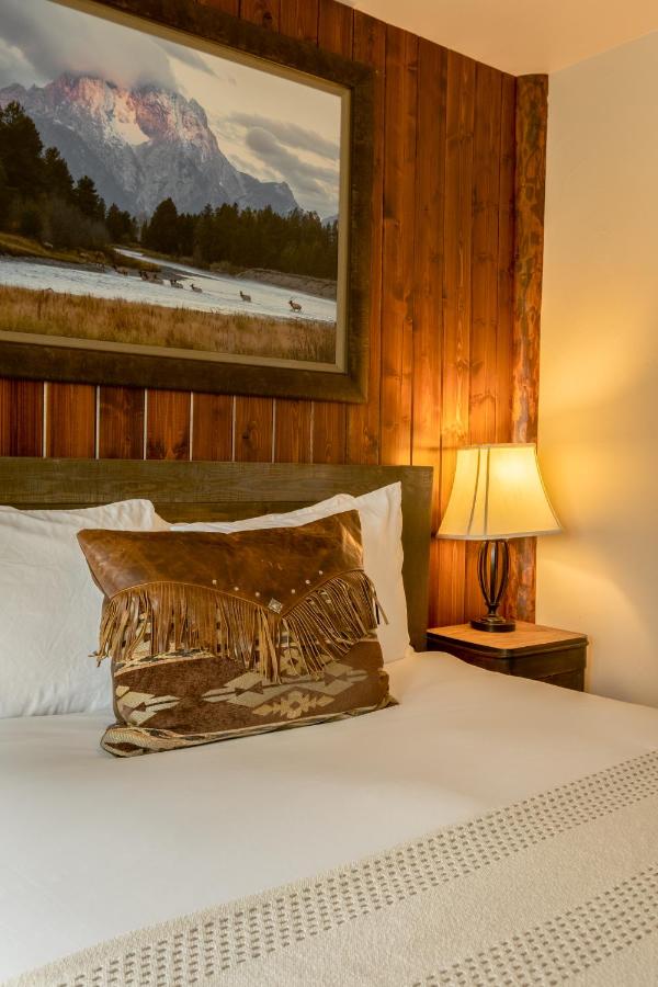 | Bentwood Inn