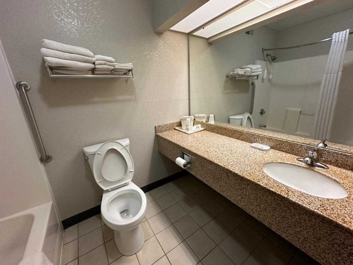 King Room - Non-Smoking at Days Inn & Suites by Wyndham Casey