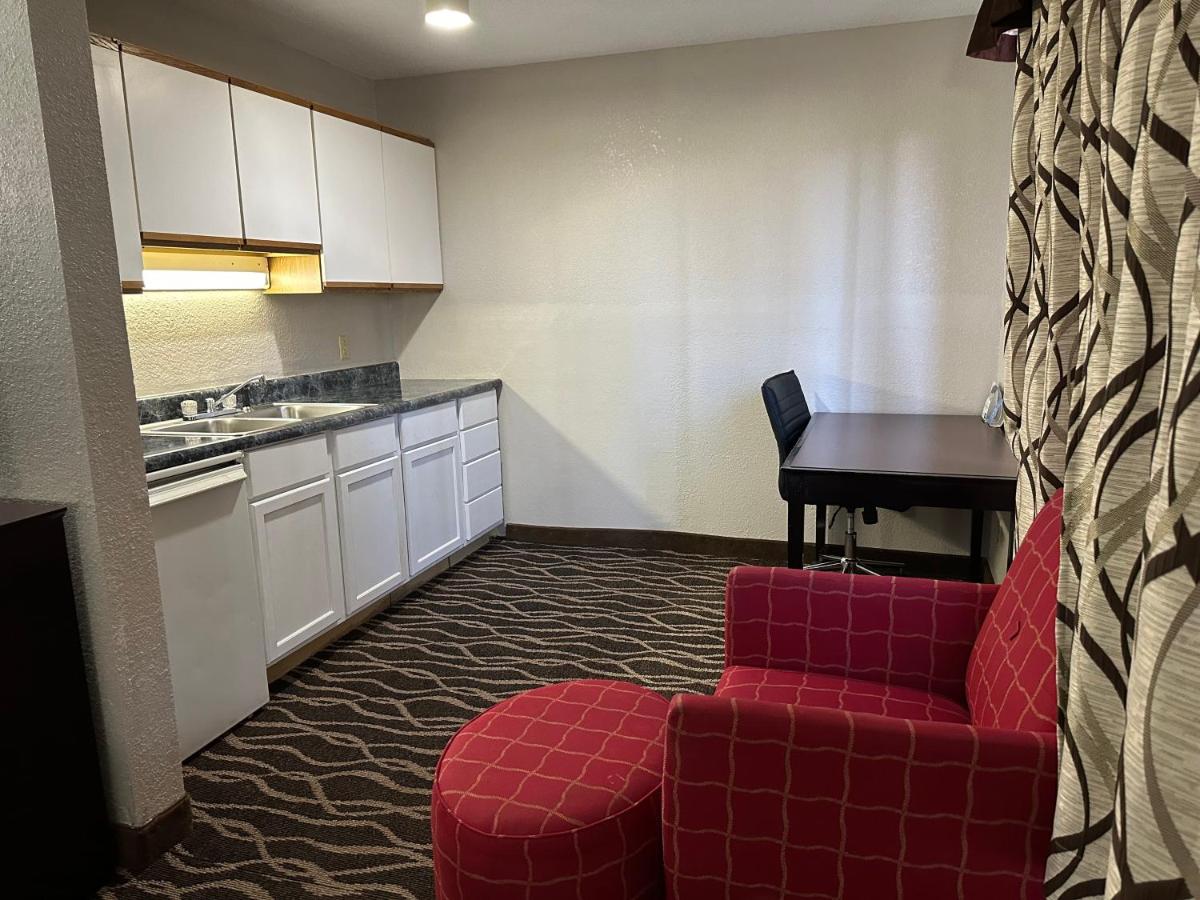 King Studio Suite - Non-Smoking at Days Inn & Suites by Wyndham Casey