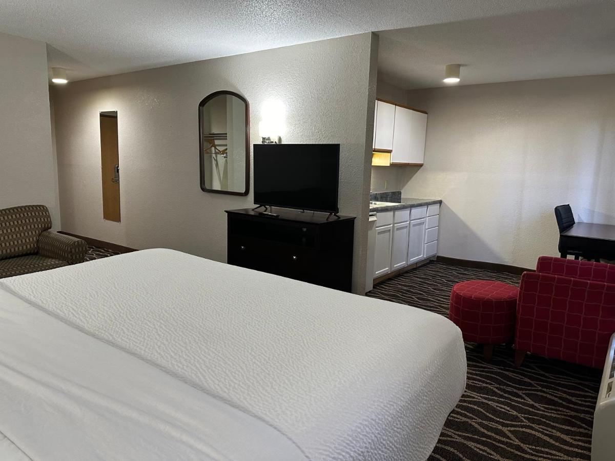 King Studio Suite - Non-Smoking at Days Inn & Suites by Wyndham Casey