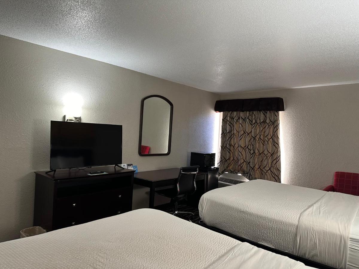 Queen Room with Two Queen Beds - Non-Smoking at Days Inn & Suites by Wyndham Casey