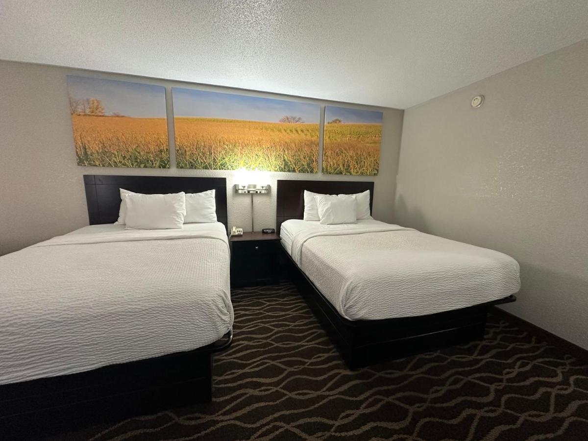 Queen Room with Two Queen Beds - Non-Smoking at Days Inn & Suites by Wyndham Casey