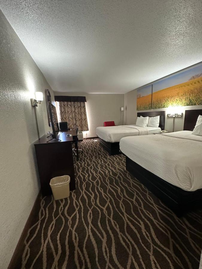 Queen Room with Two Queen Beds - Non-Smoking at Days Inn & Suites by Wyndham Casey