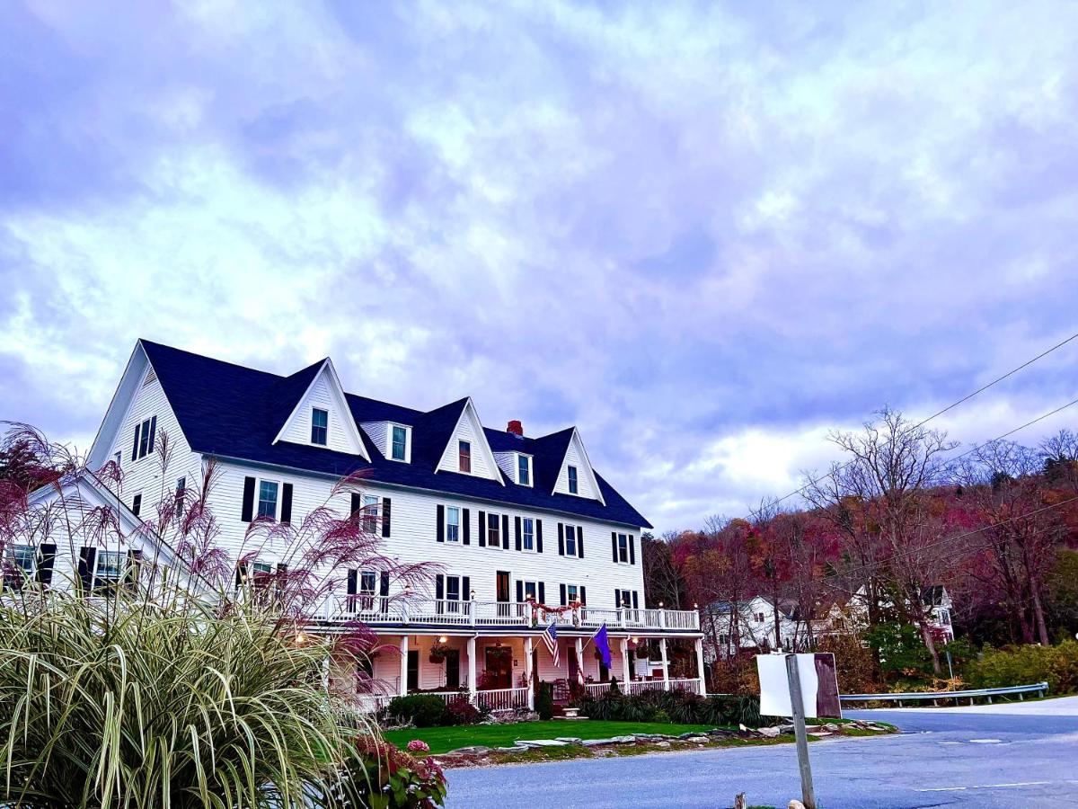 | Echo Lake Inn