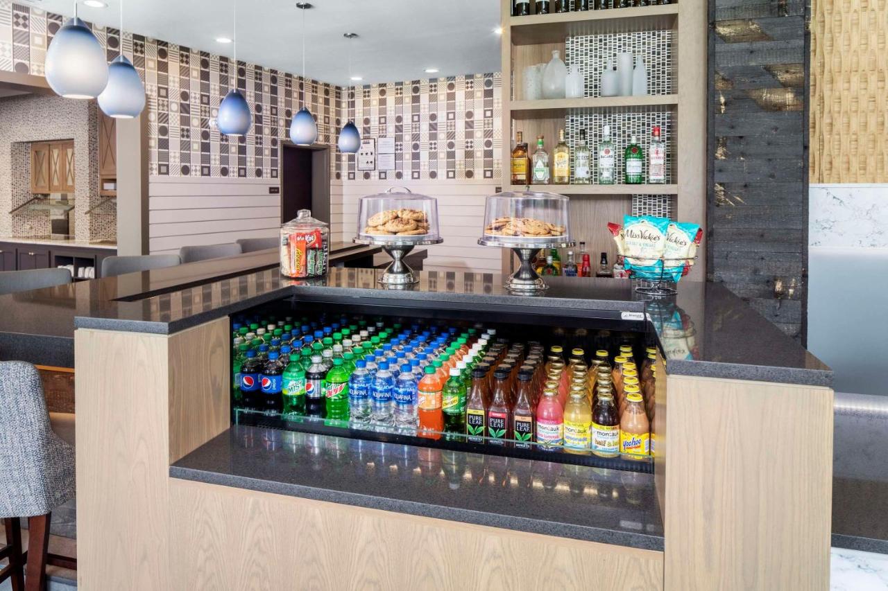 | Hyatt Place Long Island East End