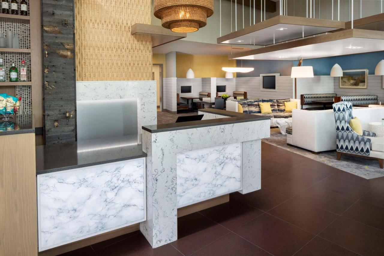 | Hyatt Place Long Island East End
