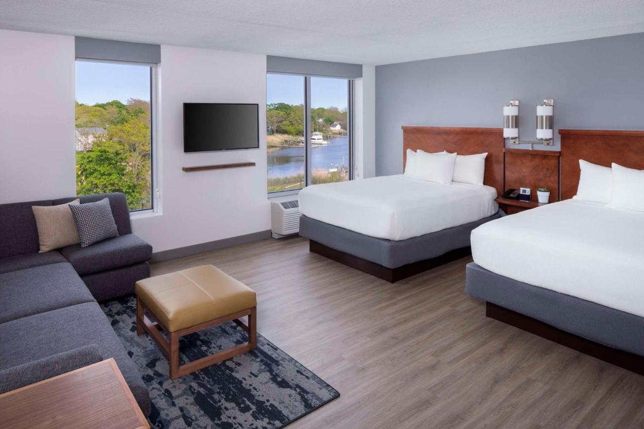 | Hyatt Place Long Island East End