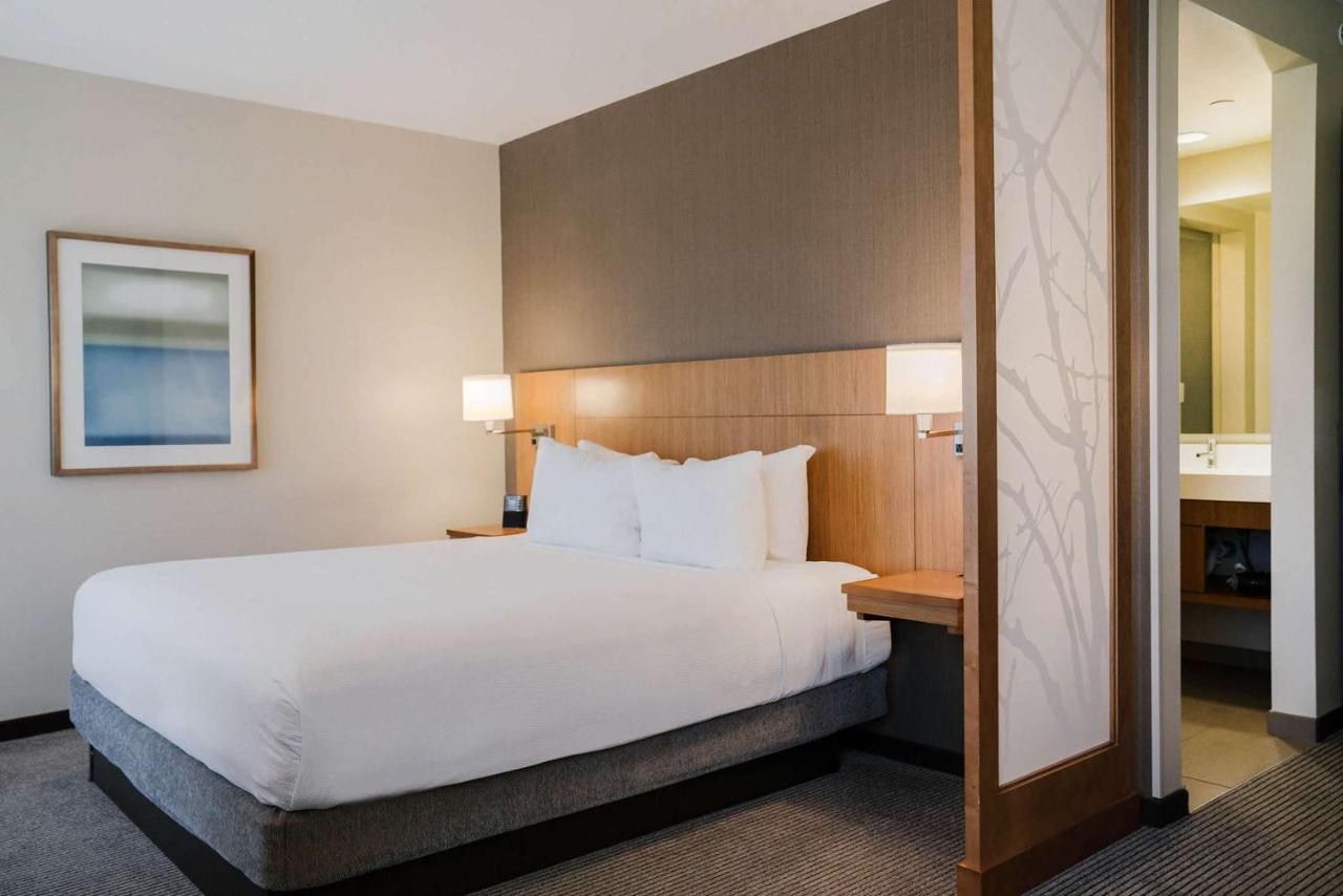 | Hyatt Place Buffalo / Amherst, NY
